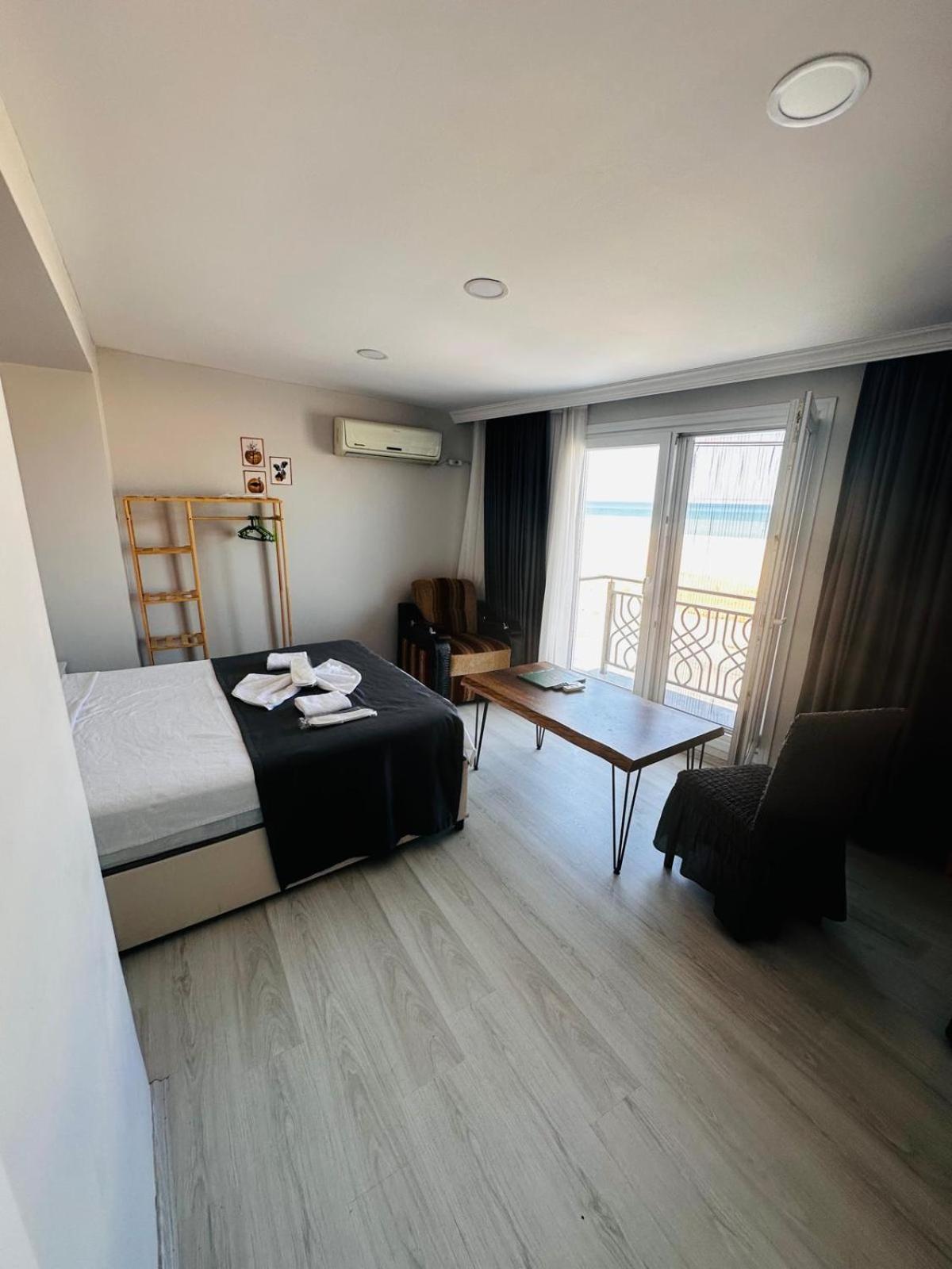 Airport Black Sea Hotel & Restaurant Arnavutkoy Buitenkant foto